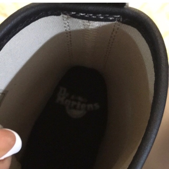 Dr Martens Tan Leather combat Boots - Picture 4 of 9